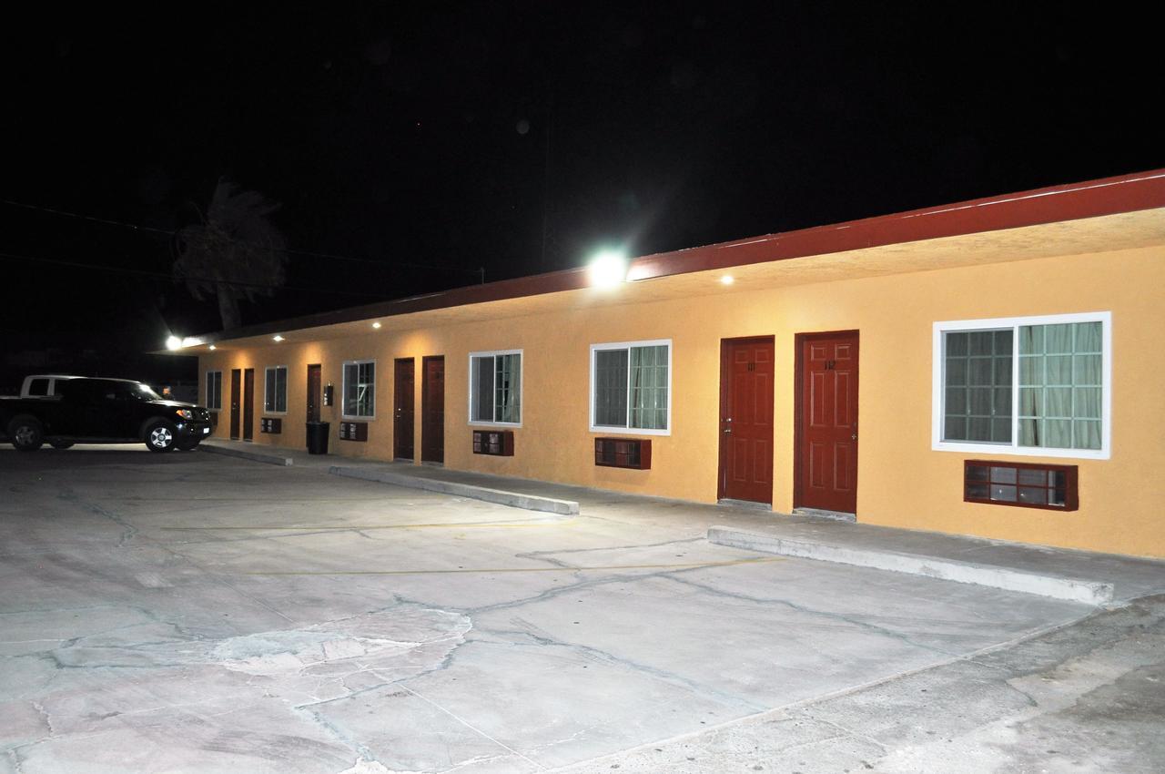 A Nights Inn Ridgecrest Exteriér fotografie